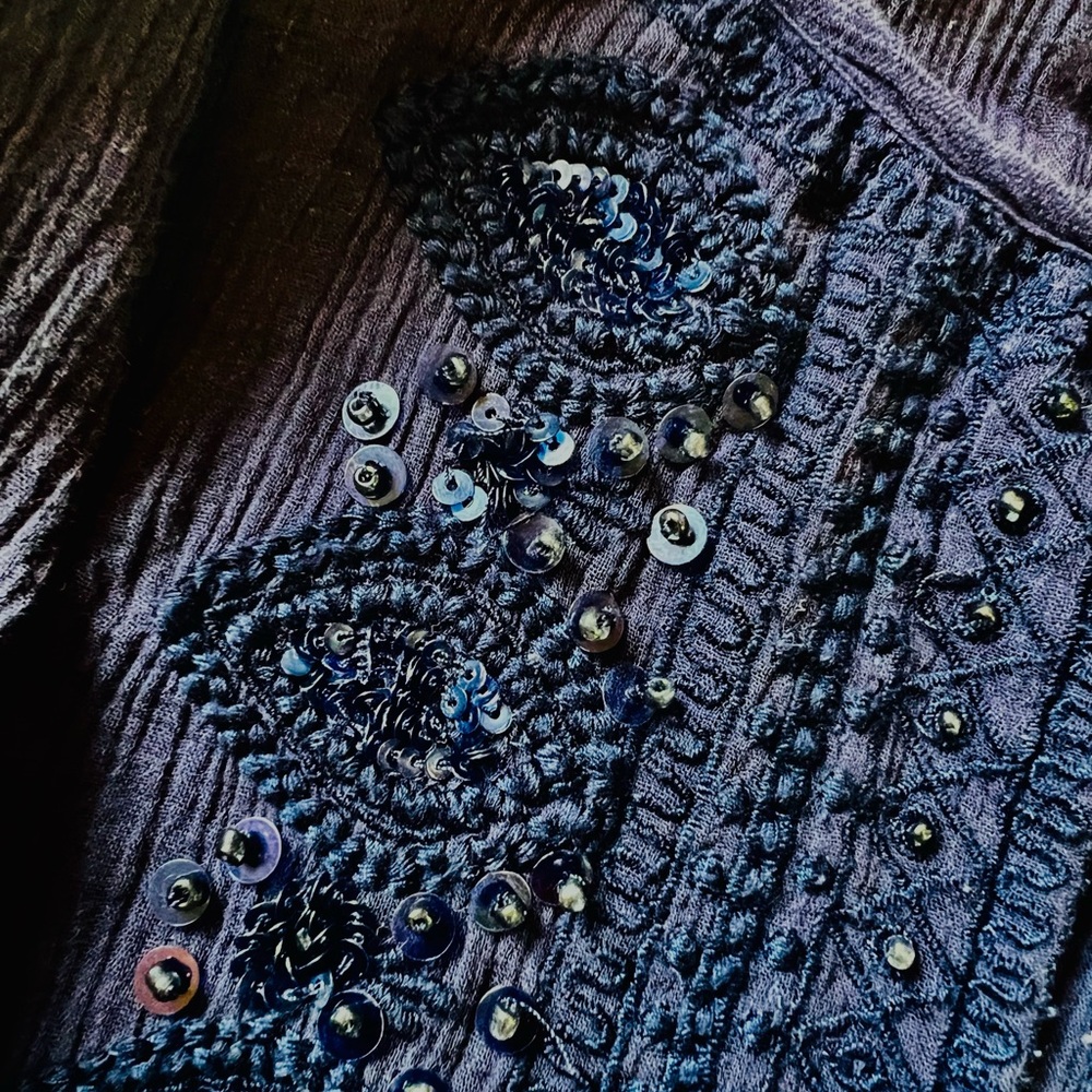 Tommy Bahama Peasant Top Navy Sequins and beads - Picture 8 of 9